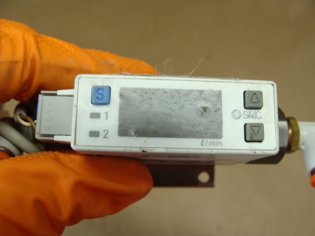 SMC DIGITAL FLOW SWITCH PFM710-N01-F-M 0.2-10 L/MIN 0.75MPa MAX 24VDC IN