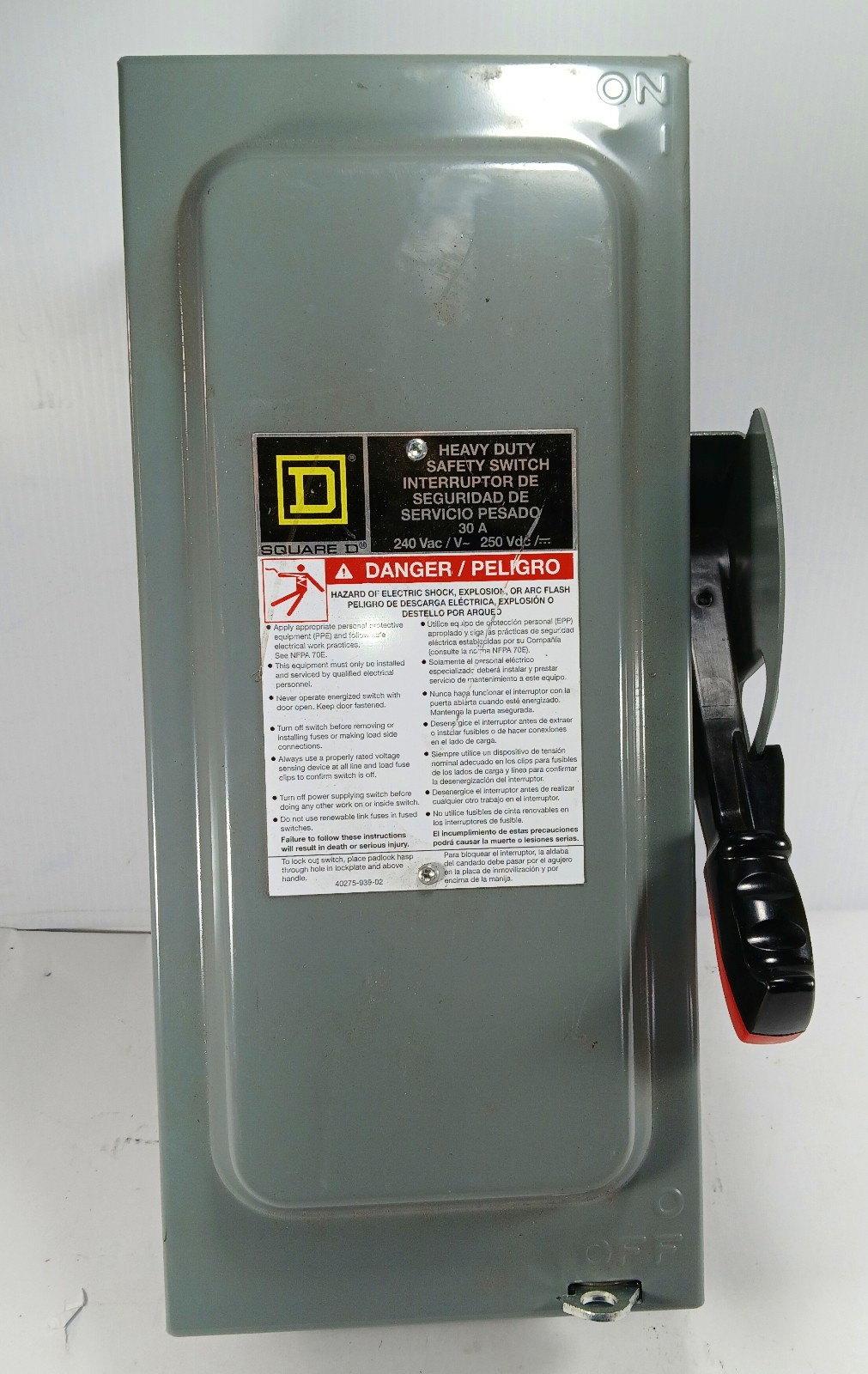 1 USED SQUARE D H221N SER F05 30A HEAVY DUTY SAFETY SWITCH ***MAKE OFFER***
