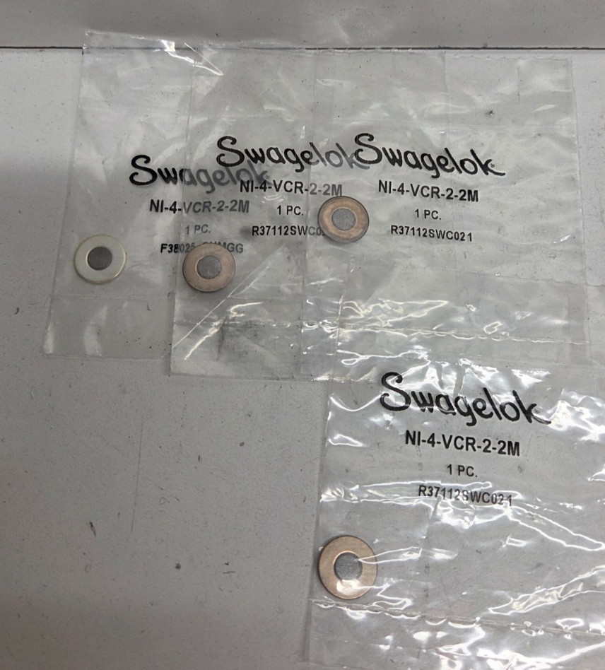 LOT OF 4 NEW IN BAG! SWAGELOK 1/4″ SILVER-PLATED SNUBBER GASKETS NI-4-VCR-2-2M