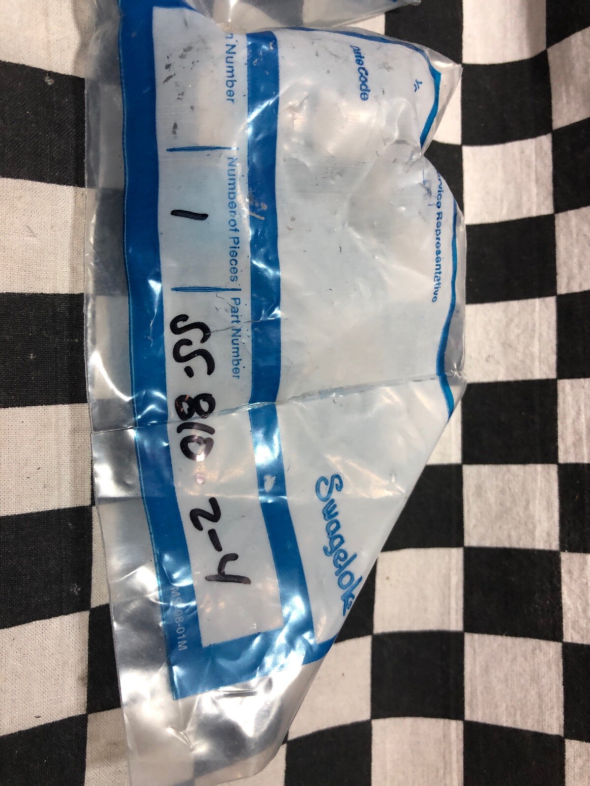 LOT OF 5 SWAGELOK MALE ELBOW 3/4″, SS-810-2-6 & SS-810-2-4,, , SHIPSAMEDAY#V1V