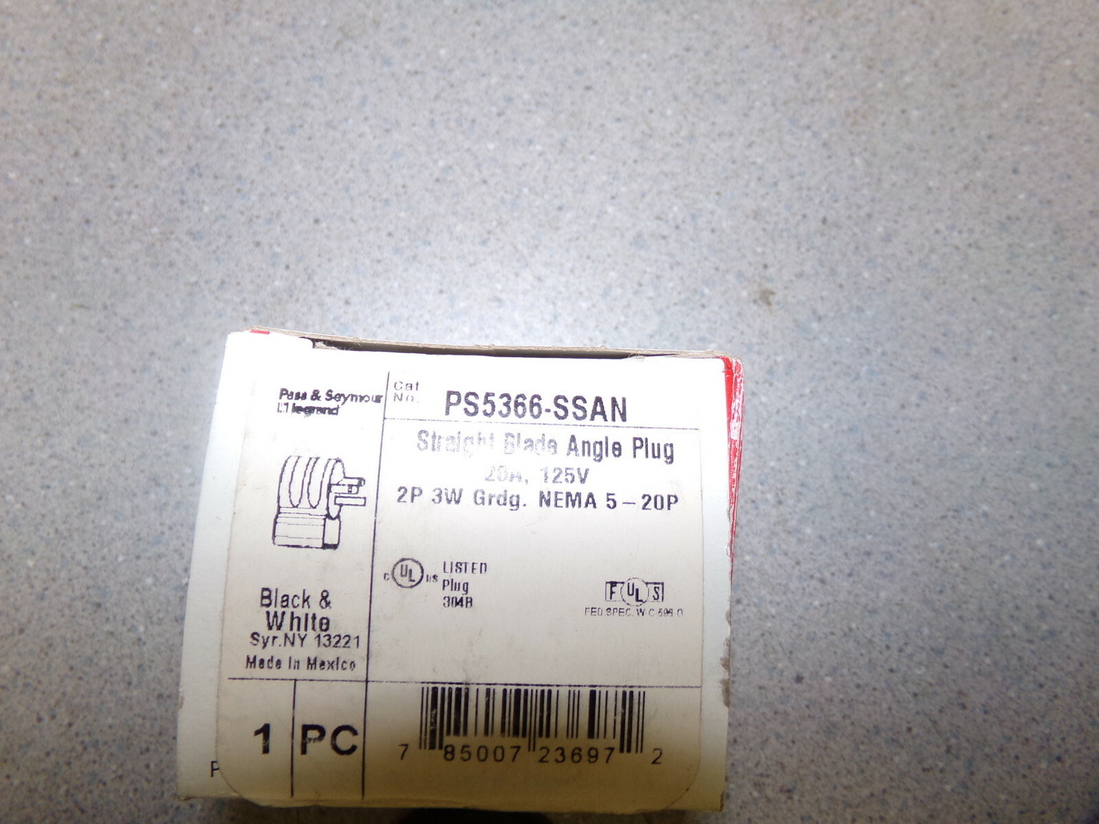 NEW Pass & Seymour PS5366-SSAN Straight Blade Angle Plug 20A 125V Black & White