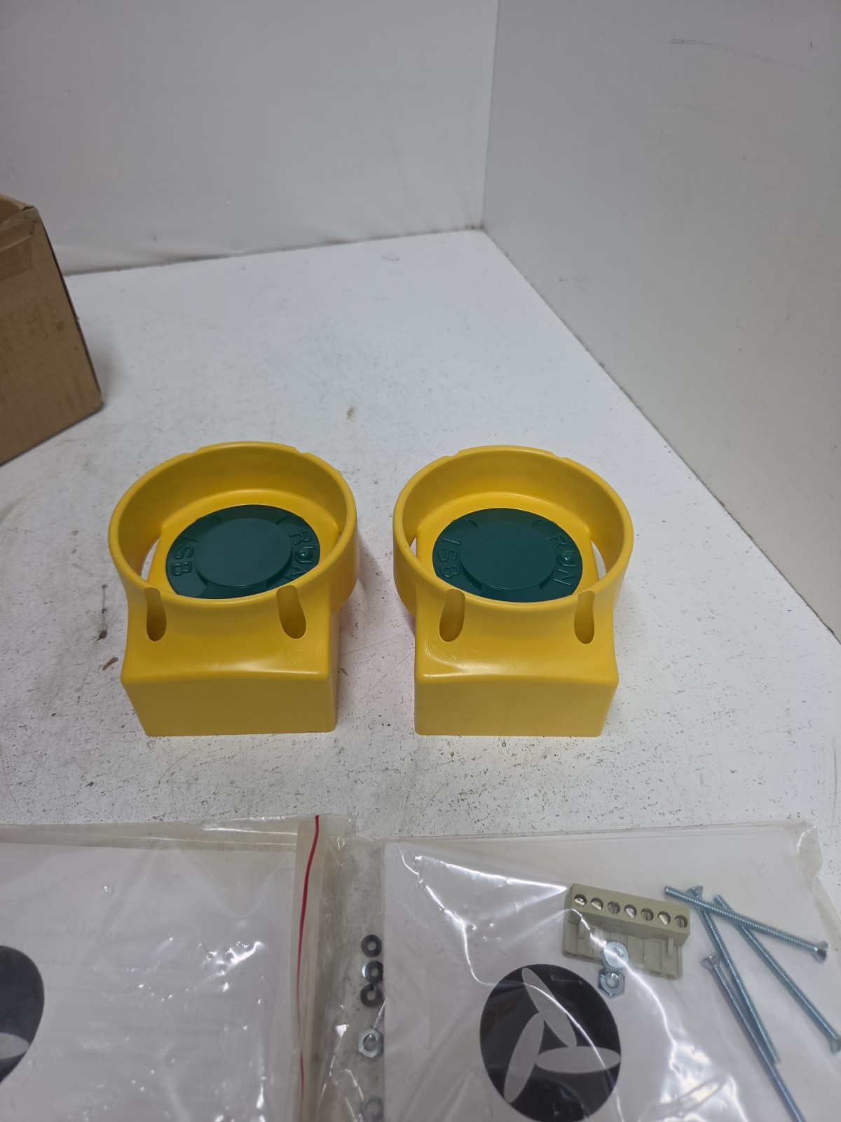 SOF TOUCH ST-0001 INDUSTRIAL MACHINE SWITCH 15-30 VDC 10A (2Pcs) **NOS**