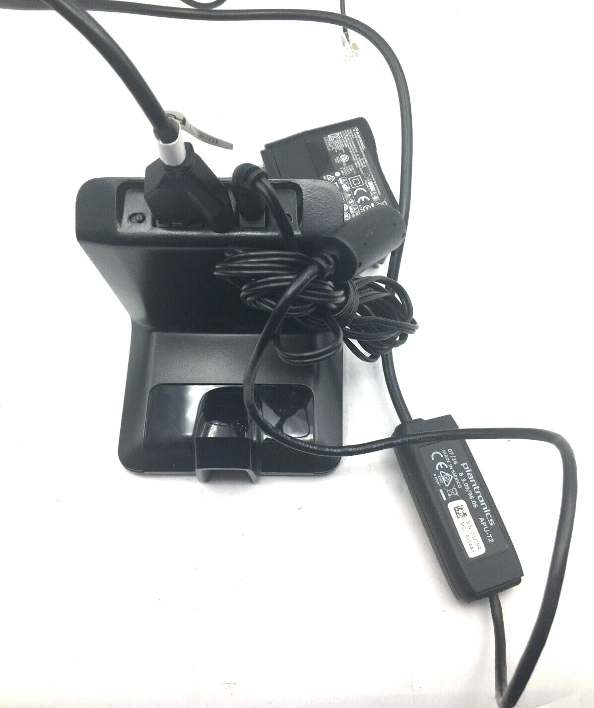 Plantronics Lot of 4 Charging Bases C052, C053, Dect 6.0 83776-11 READ