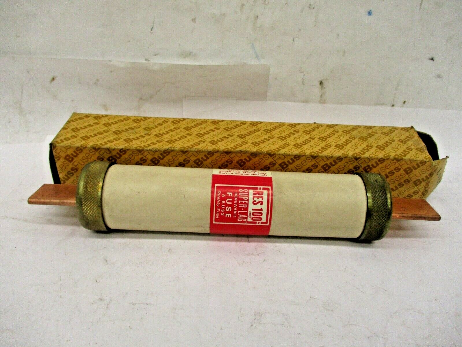 New Open Box Lot of 2 Pieces Super-Lag Res 100 600 Volt Renewable Fuse A4433DN