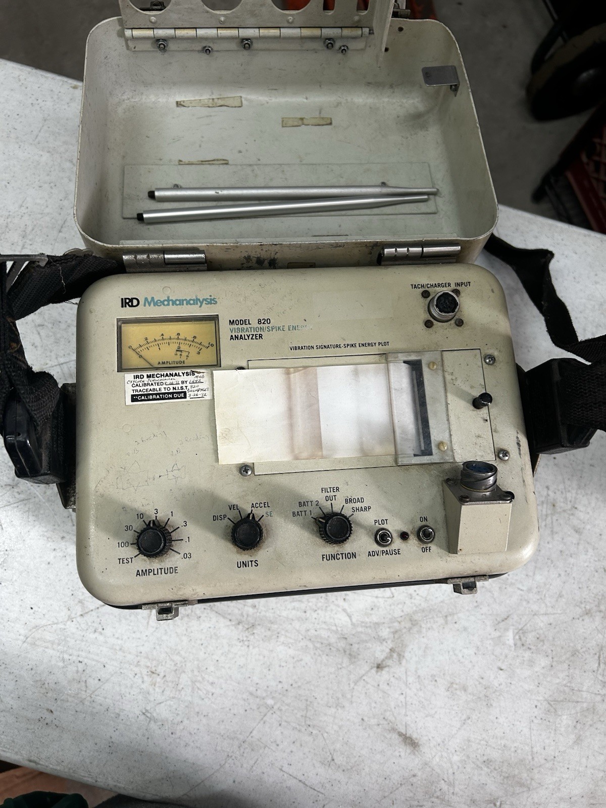 IRD Mechanalysis Model 820 Vibration Spike Energy Analyzer Free Shipping