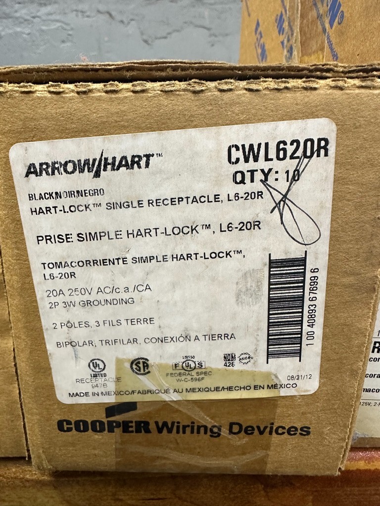 BOX OF 8 ARROW HART/COOPER WIRING CWL620R RECEPTACLE L17