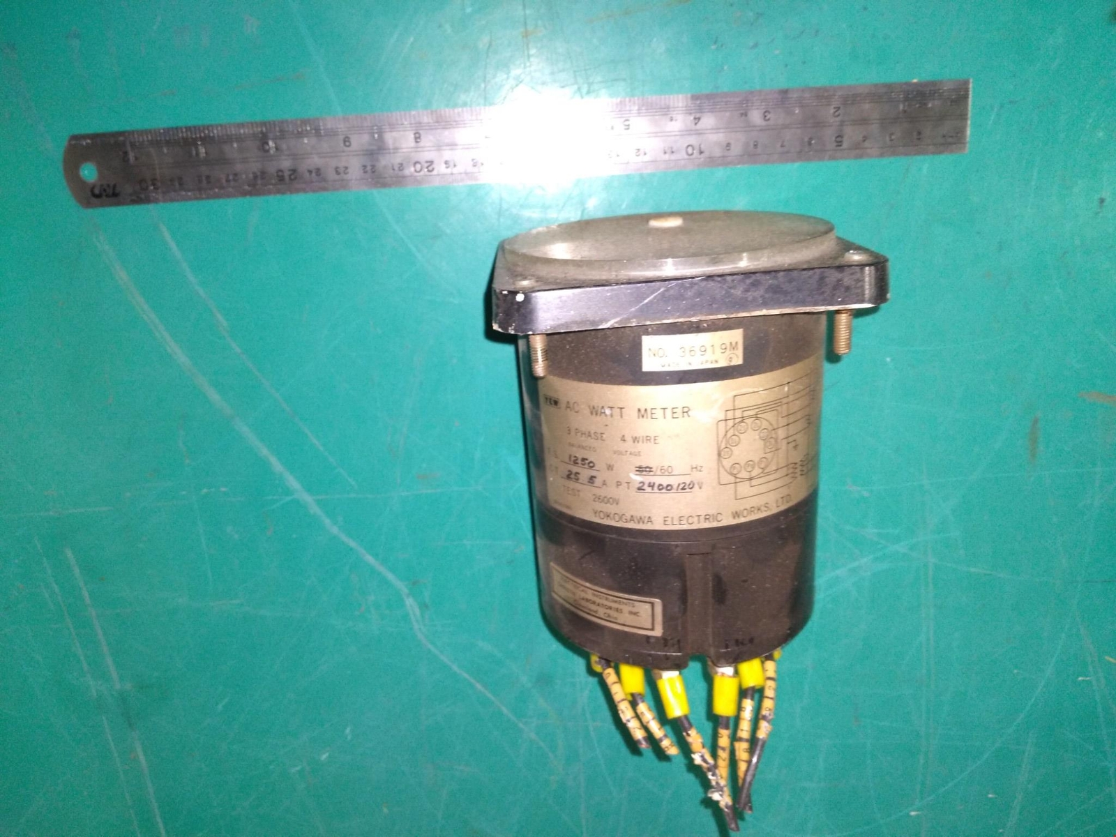 YOKOGAWA SZ9 G-01 31471 36919M 1250W 60HZ 25.5A 2400/20V 0-125 WATT METER