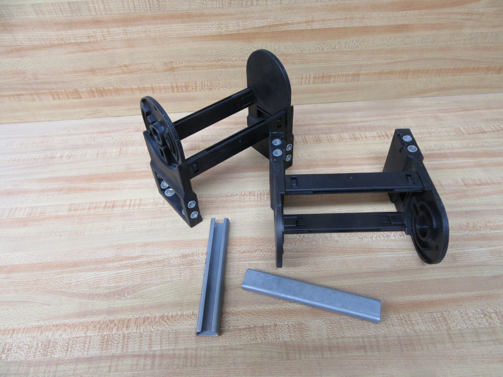 Igus 1420.10 Cable Guide Mounting Bracket 142010 W/ C-Guide (Pack of 6)