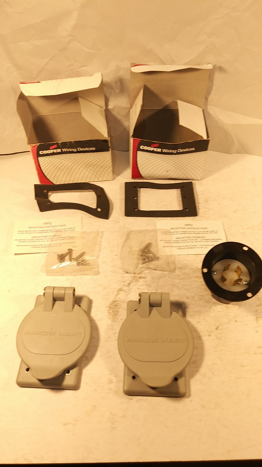 Cooper WP2 One 20A Inlet and 2 Weatherproof Covers for 20/30A Flanged Devices