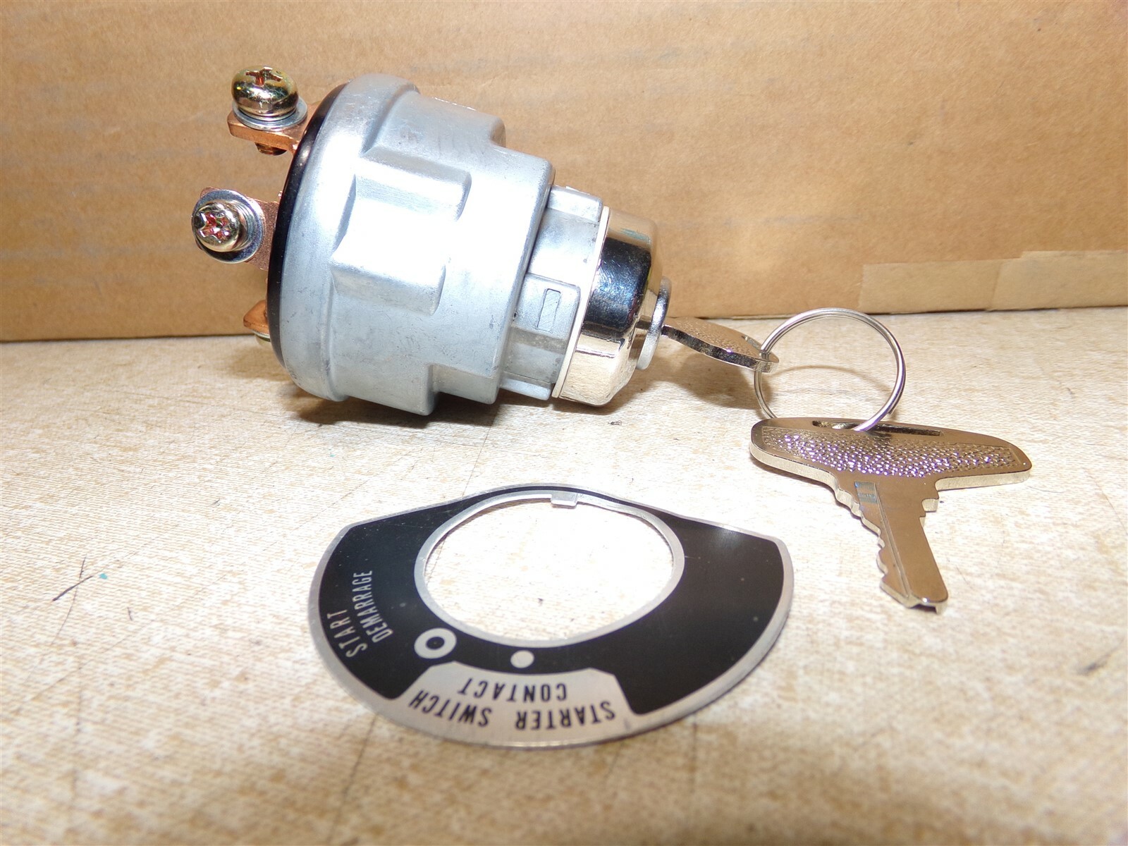 NEW Ignition Switch with 2 Keys and Trim bezel *FREE SHIPPING*