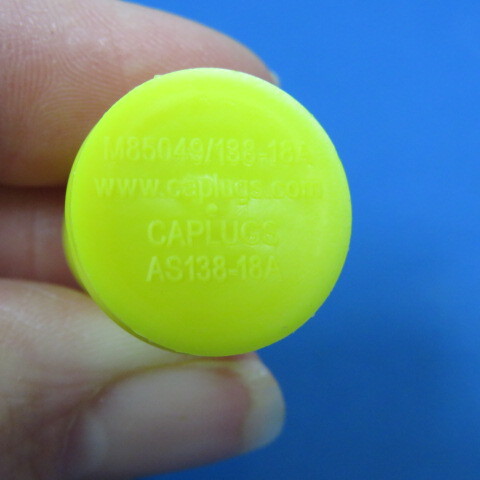 CAP PLUGS 85049/138-18A Qty of 100 per Lot Yellow Electrical Connector Dust Cap