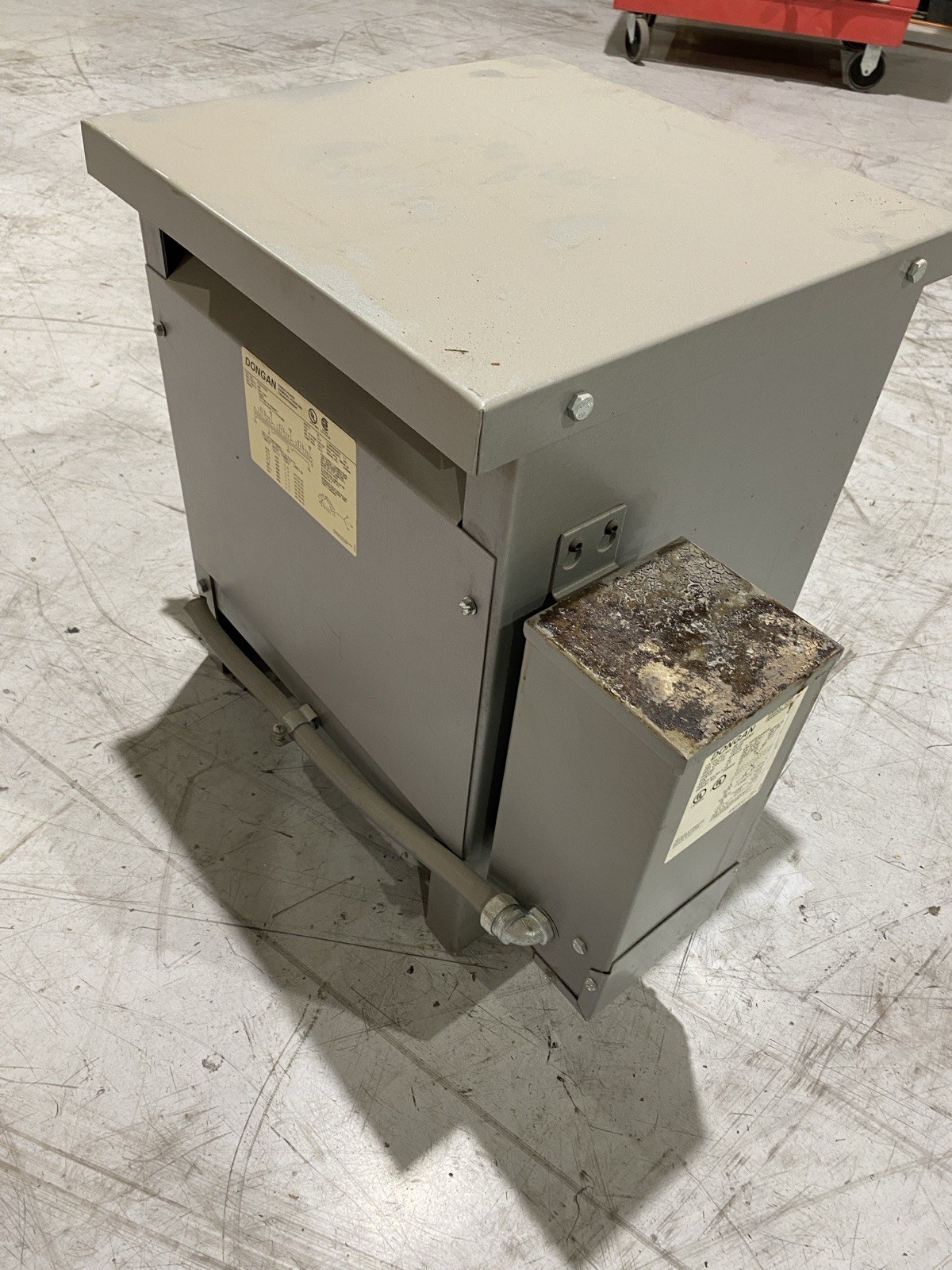 Dongan 63-6315SH 15KVA 4480/208~120 with Dongan 85-1045SH 240×480/120/240