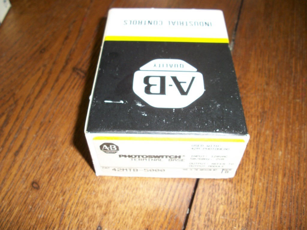 ALLEN BRADLEY 42MTB-5000 PHOTOSWITCH TERMINAL BASE 120VAC 50/60HZ SERIES B BNIB