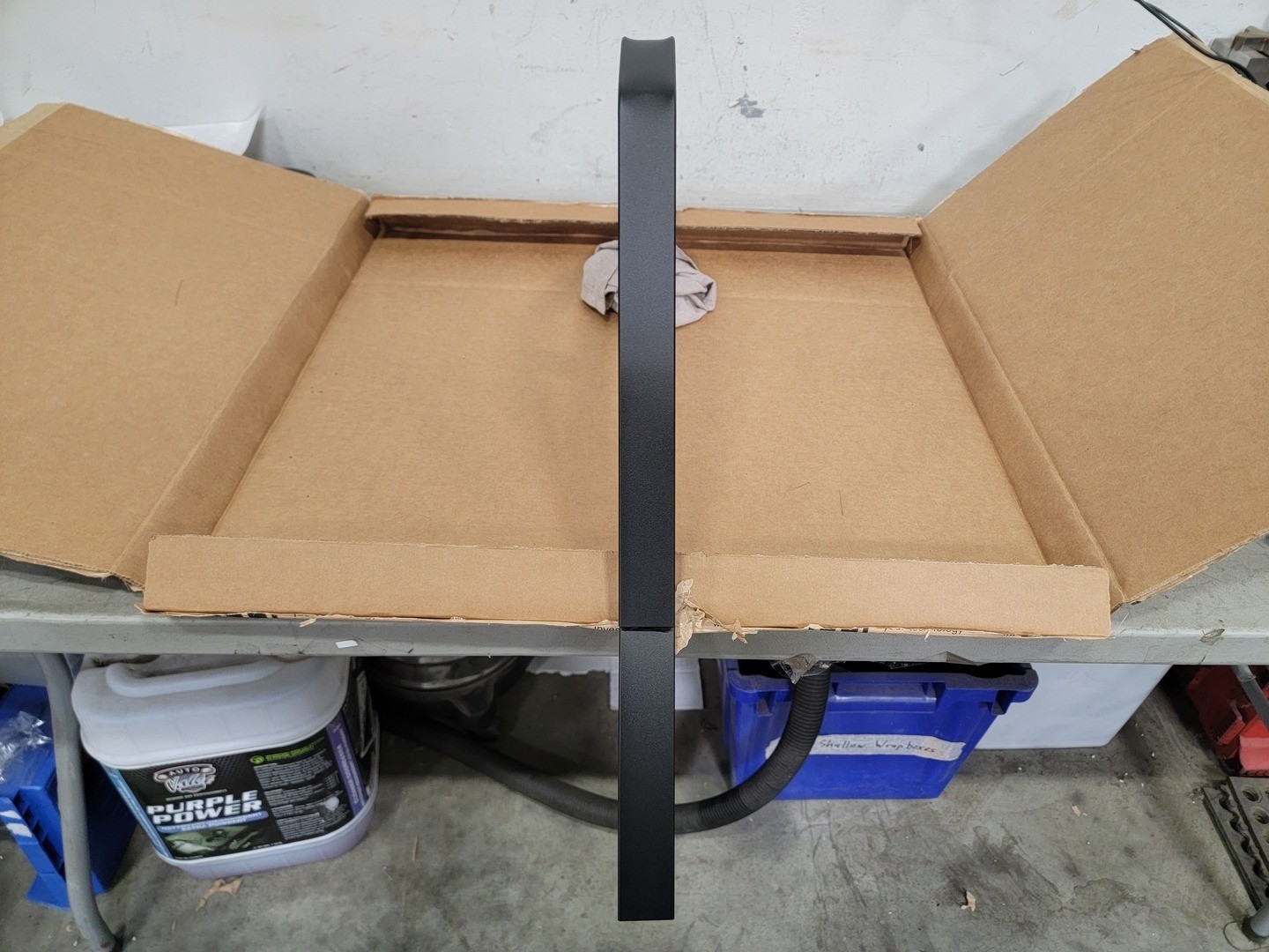 SURPLUS NEW CHATSWORTH PRODUCTS 11959-724 24″ Corner Bracket Black , CM