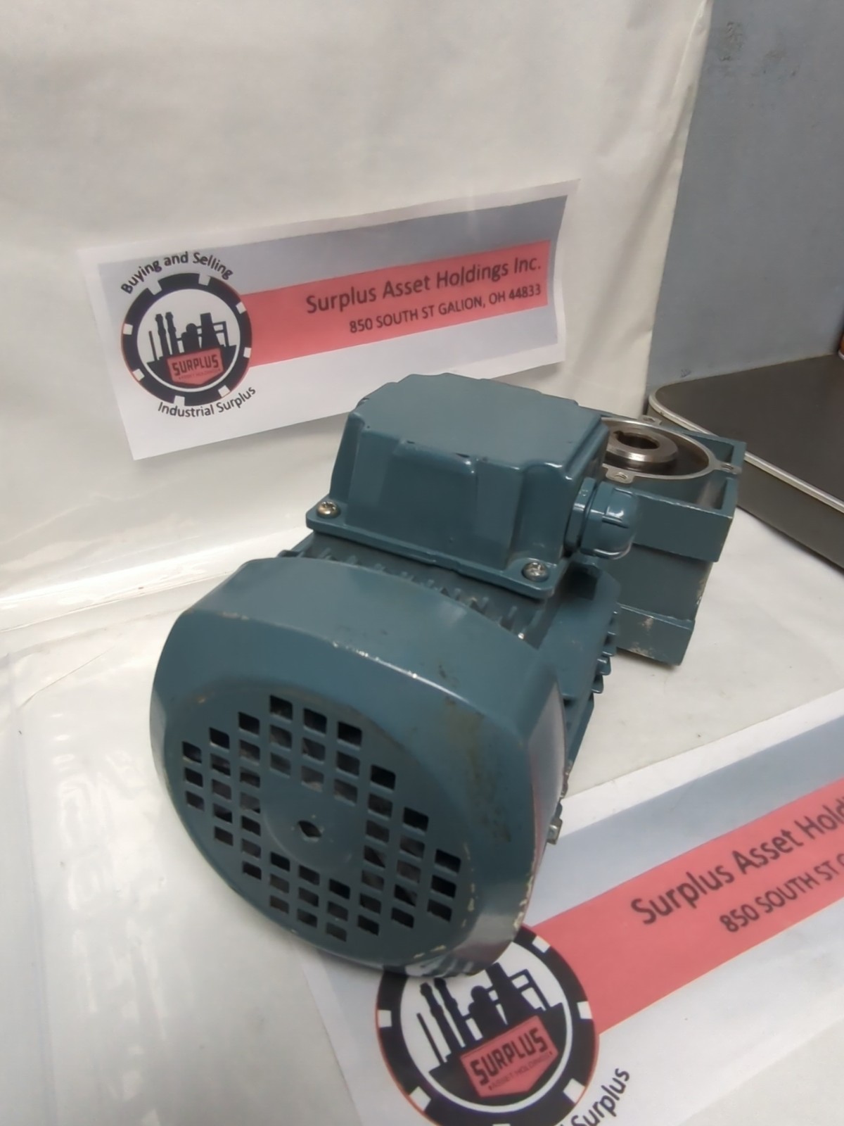 LEROY SOMER,3LS63-3R9153,MOTOR & GEAR REDUCER PRE-OWNED