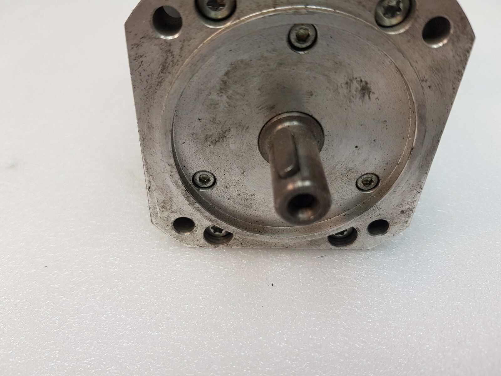 LENZE SERVO MOTOR MDSKSRS036-13