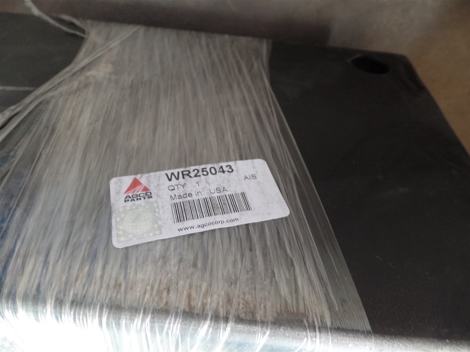 WR25043 BOX/WLDMT-BATTERY,BASE AGCO MASSEY FERGUSON 745 750 750A 760 765 AIR RID