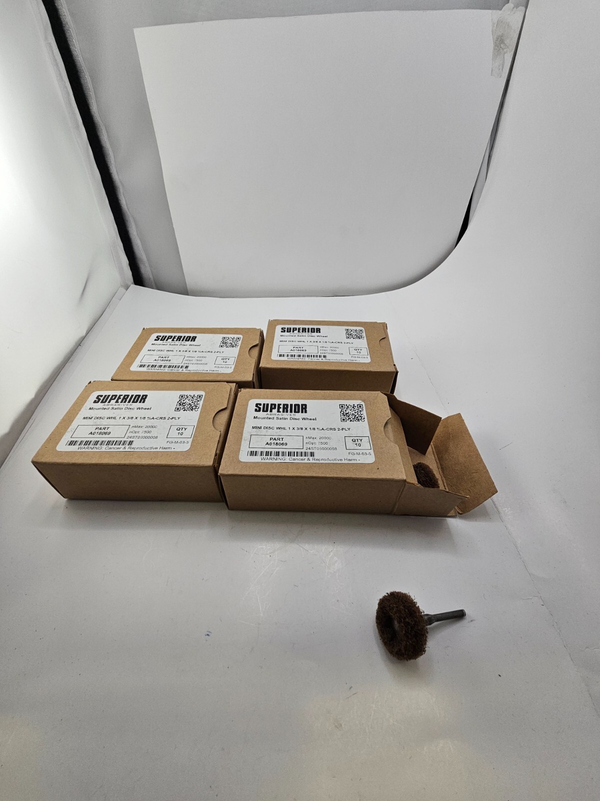 (QTY 40) Superior Abrasives Mounted Satin Disc Buffing Wheel A018069
