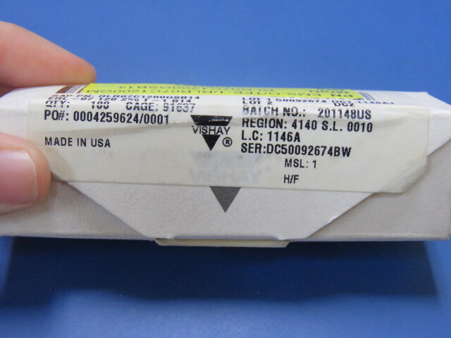 VISHAY RLR07C1200GSB14 Qty of 37 per Lot �2% 0.25W 1/4W Through Hole Resisto