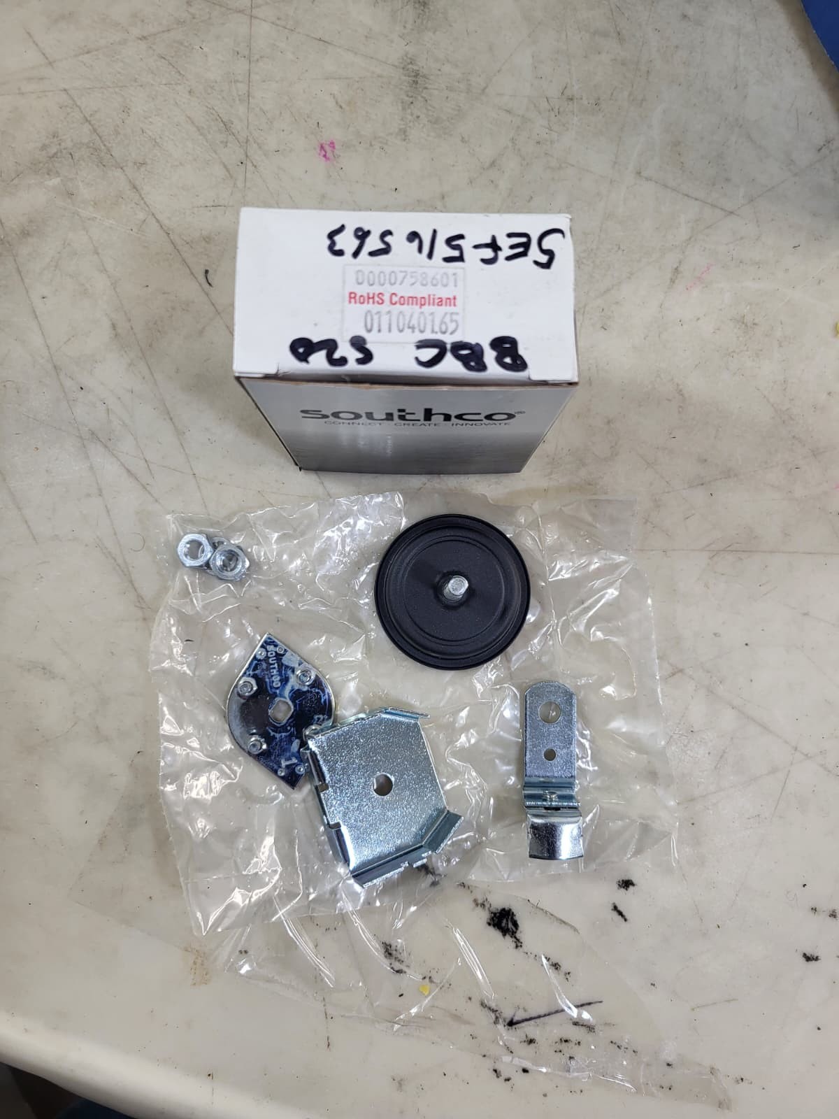 NEW Southco Flush Cam Latch, Small Size, Standard Style Handle 01-10-401-65