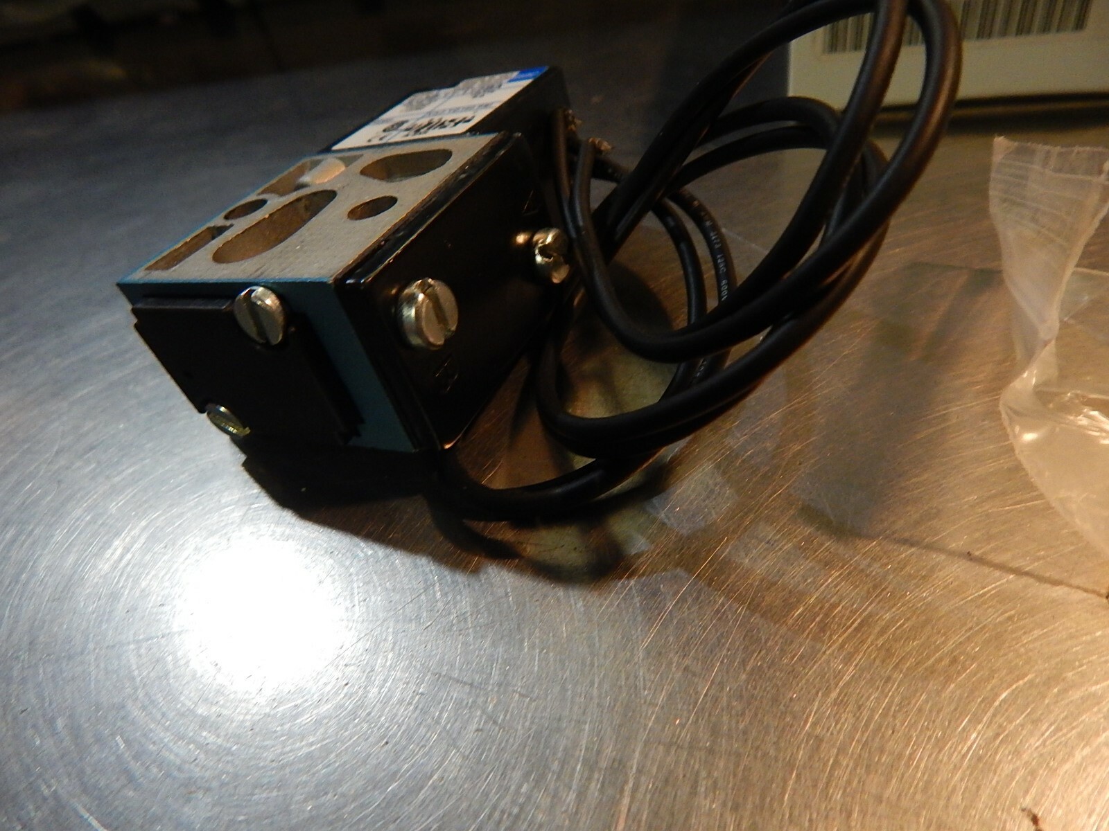 NEW MAC 613B-11-112BA C25626 Valve *FREE SHIPPING*