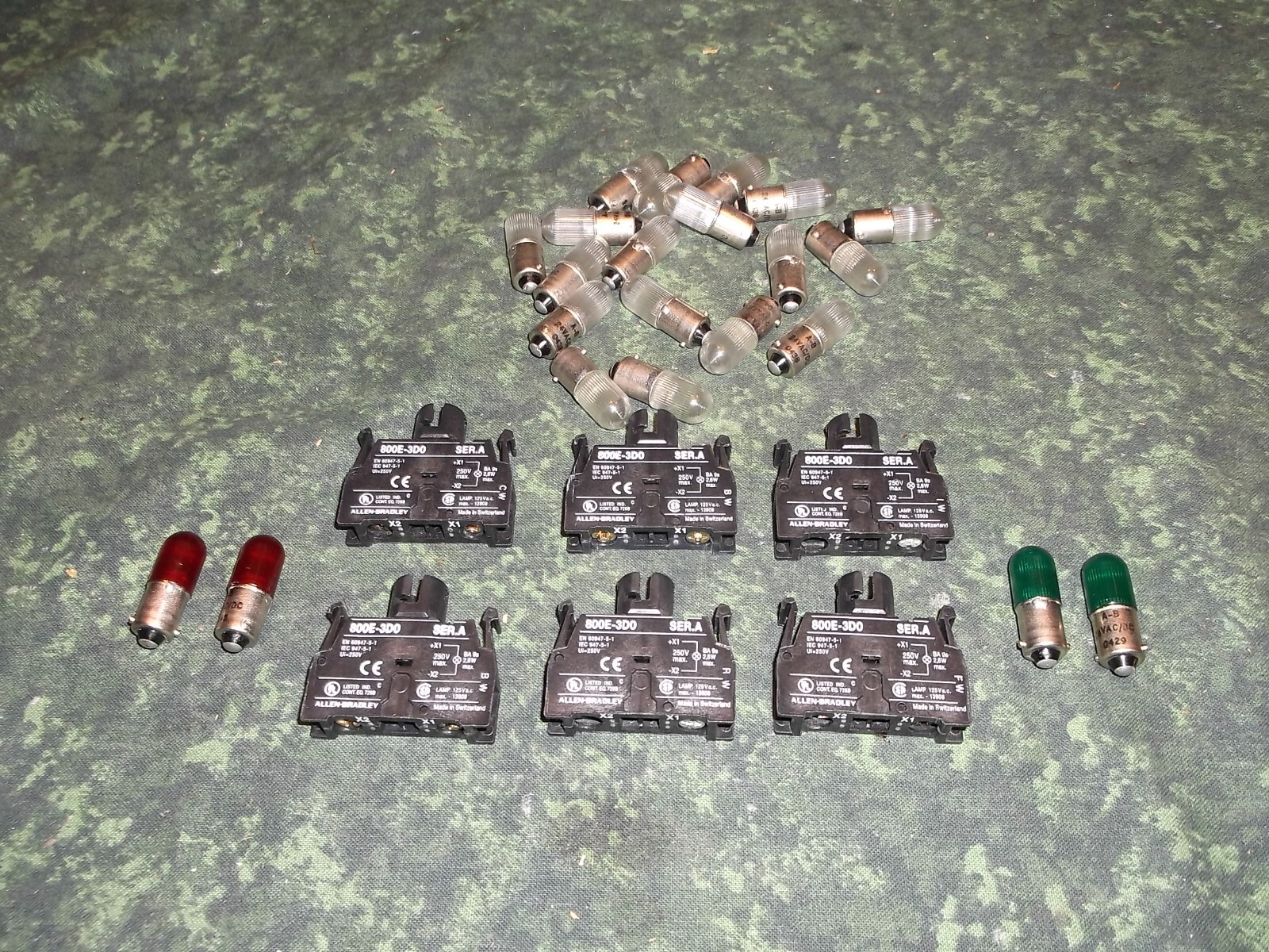 (6) Allen-Bradley 800E-3D0 – (2) Red (2) Green (18) Clear Bulbs (40230-G6B)