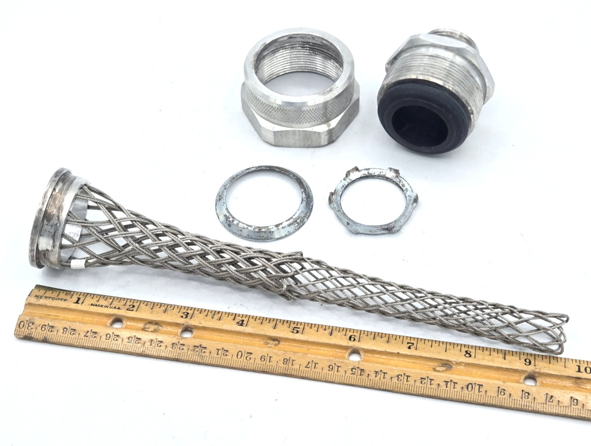 Woodhead 36270N Deluxe Cord Grips Strain Relief 1″ NPT 1.000-1.125″ Cable Dia