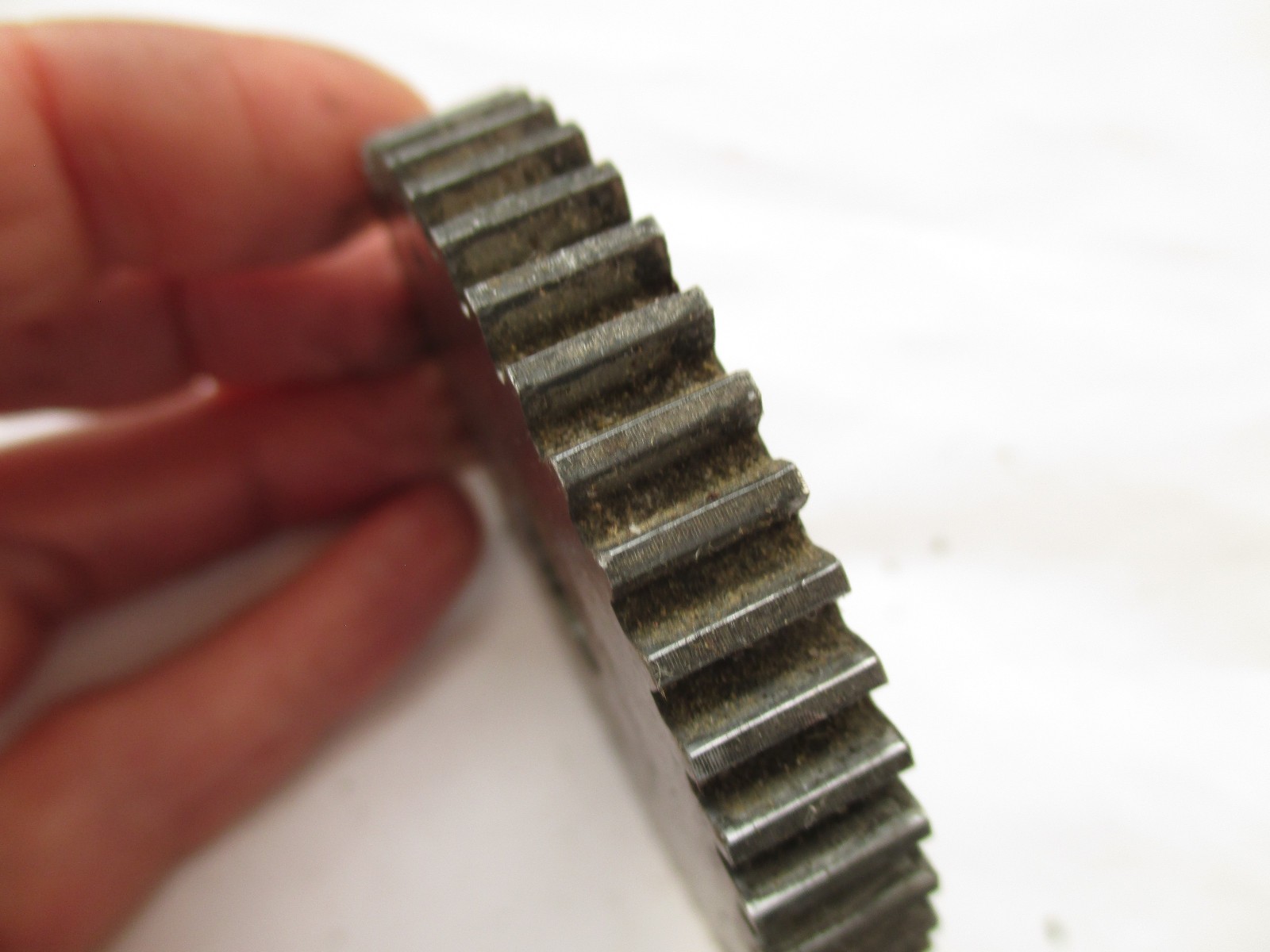 44 Tooth Spur Gear ~ 2-9/16″ by 3/8″. 9/16″ Inside Diameter