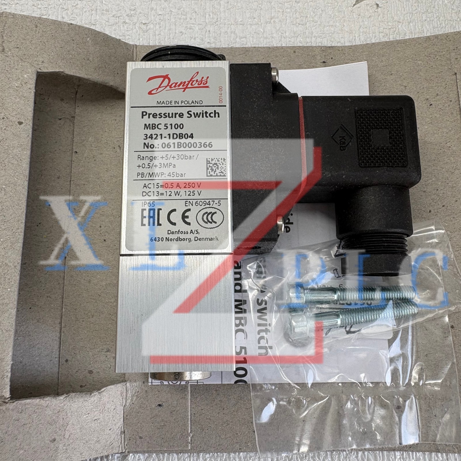 Danfoss 061B000366 MBC5100 pressure sensor#1pcs new in box