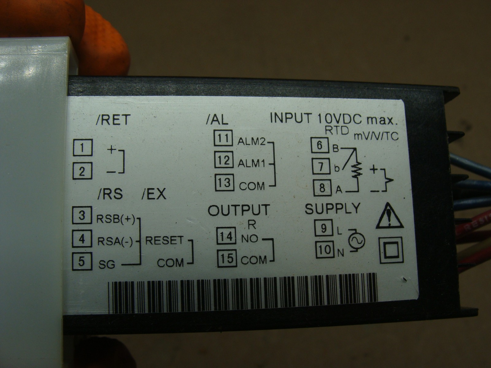 YOKOGAWA UT150L-RN TEMPERATURE CONTROLLER STYLE S5 100-240VAC 8VA