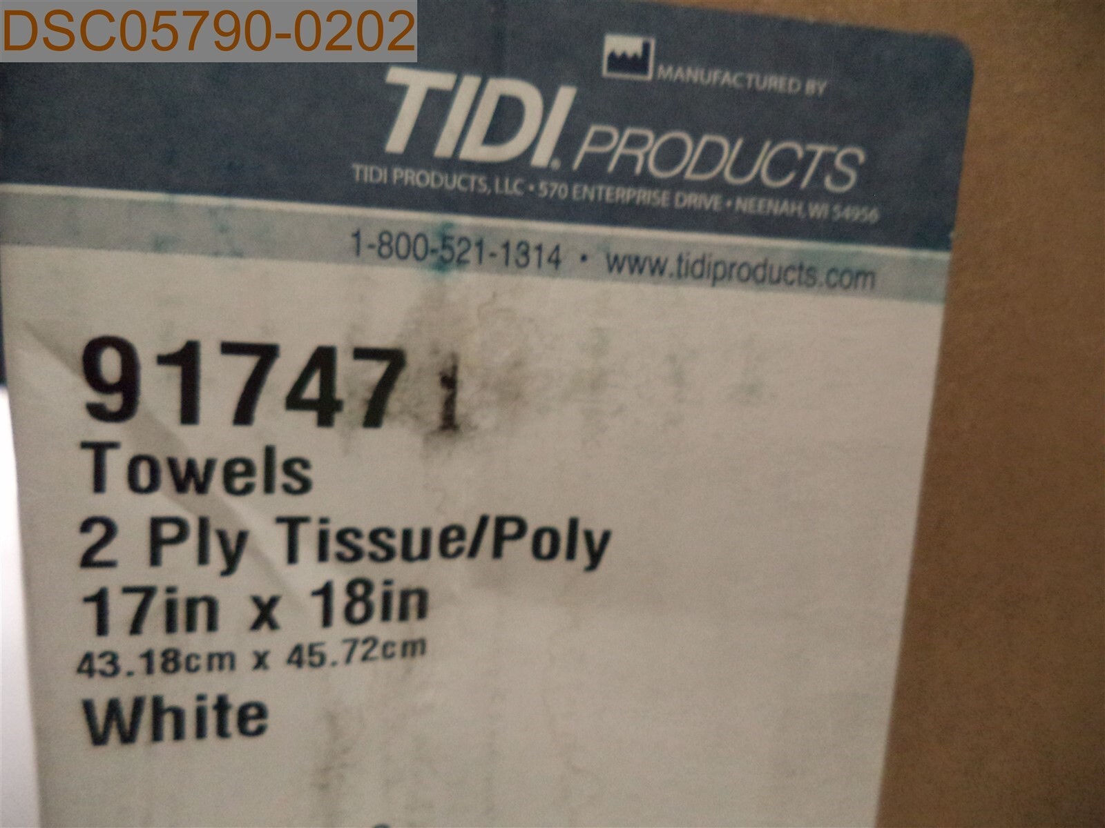 QTY = 500: TIDI 2 Ply Tissue/Poly Towels, 17″x18″, White, 917471, 00618125103720