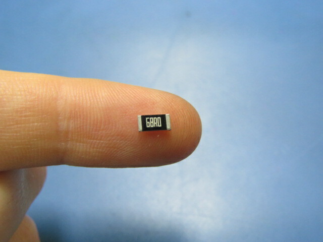 YAGEO RC2010FK-0768RL Qty of 210 per Lot 68 Ohms ±1% 0.75W, 3/4W Chip Resistor