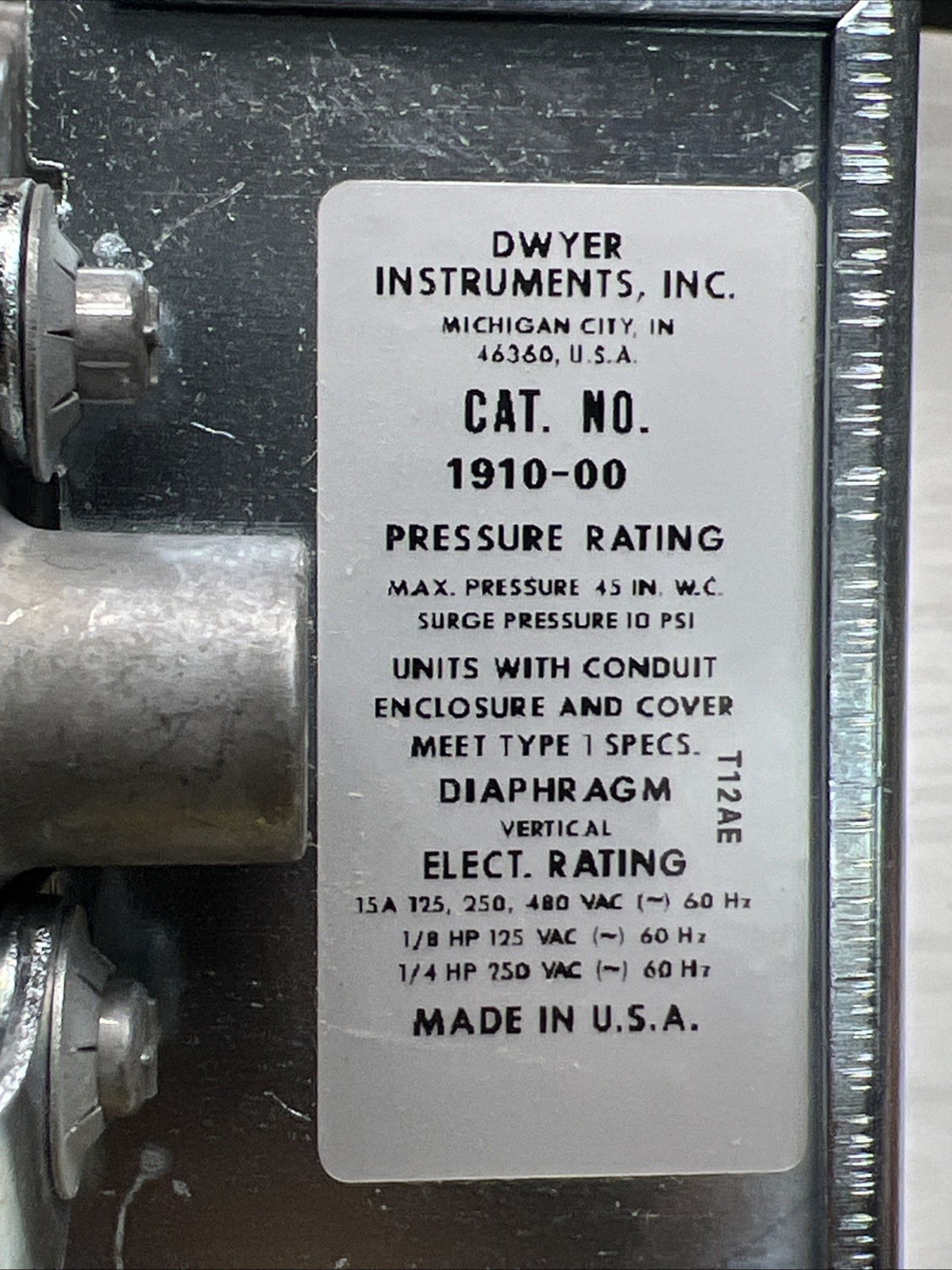NEW – DWYER 1900 SERIES 125/480V .07-.15″ W.C. PRESSUE SWITCH 1910-0