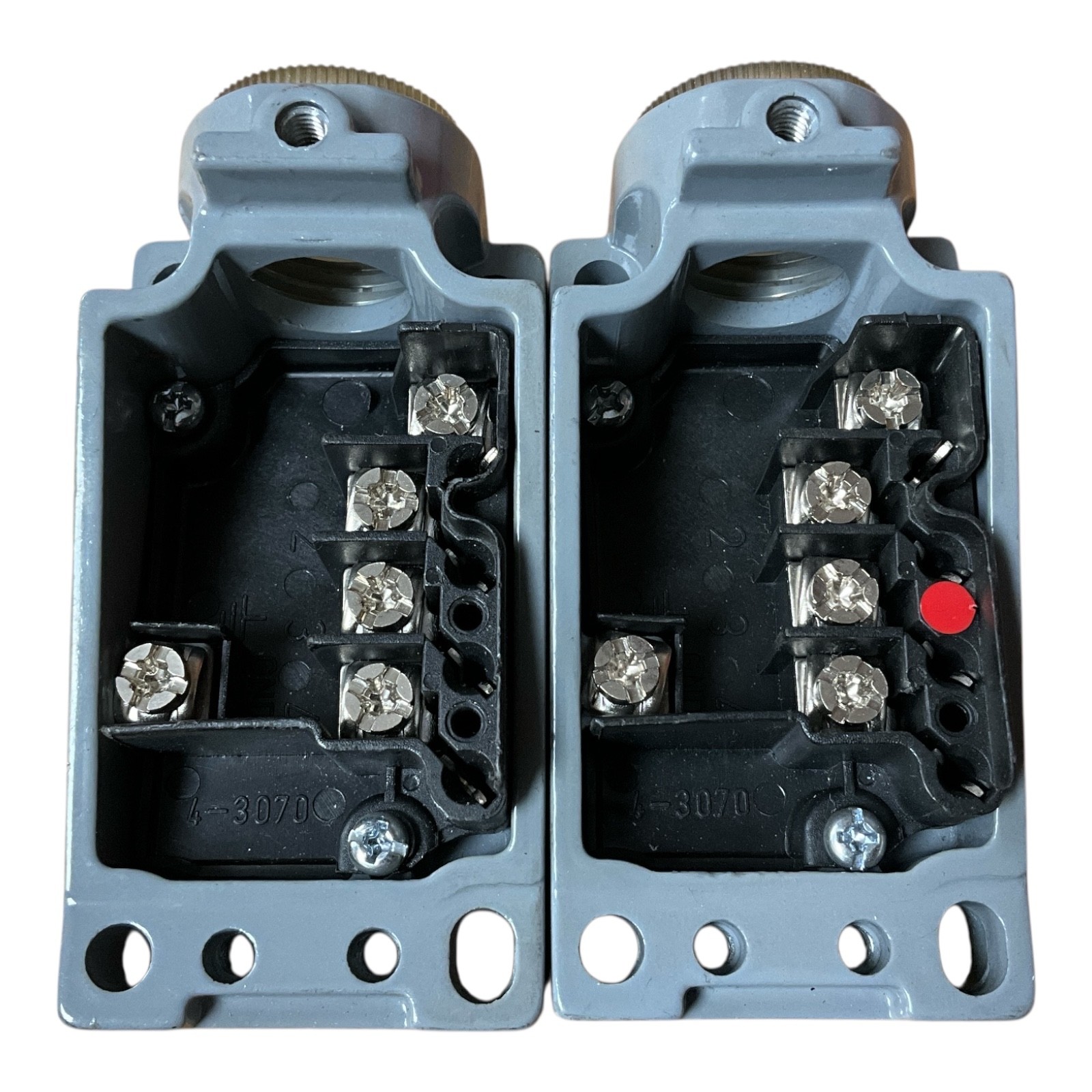 NEW SET OF 2 PEPPERL & FUCHS 4-3070 WITH RECEPTACLE BODIES