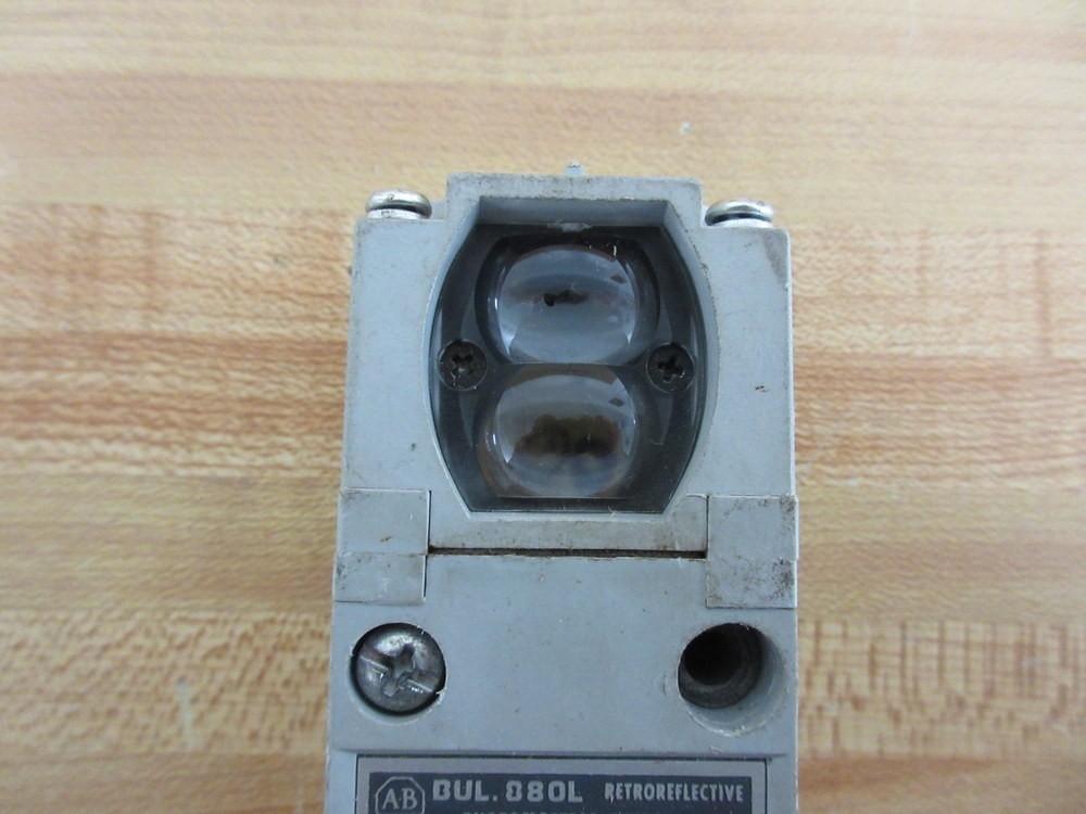 Allen Bradley 880L-RA1C Photoelectric Switch 880LRA1C