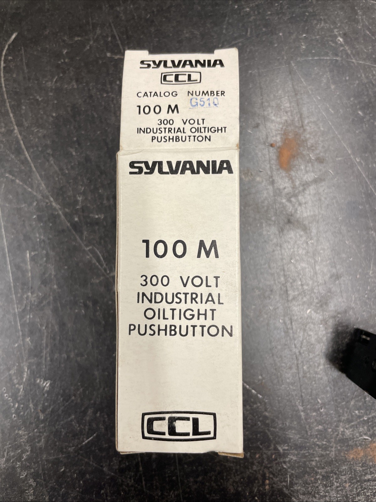 New Vintage Sylvania 100M-G510 Lighted Push Button Industrial Oiltight No Lens