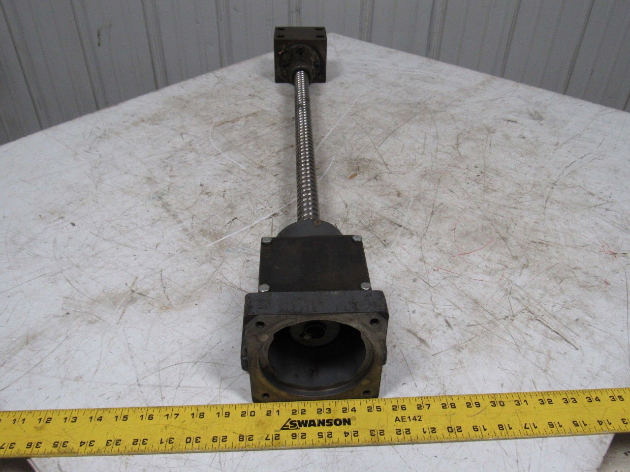 Cincinnati Milacron Sabre 1000 Y Axis Ball Screw W/Nut CNC 38″ OAL