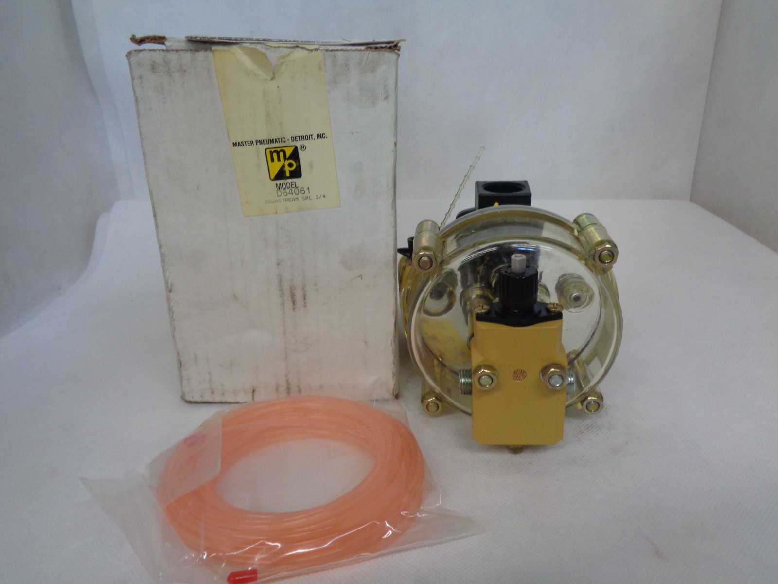 NEW MASTER PNEUMATICS D64061 DOWNSTREAM LUBRICATOR 3/4″ NPT