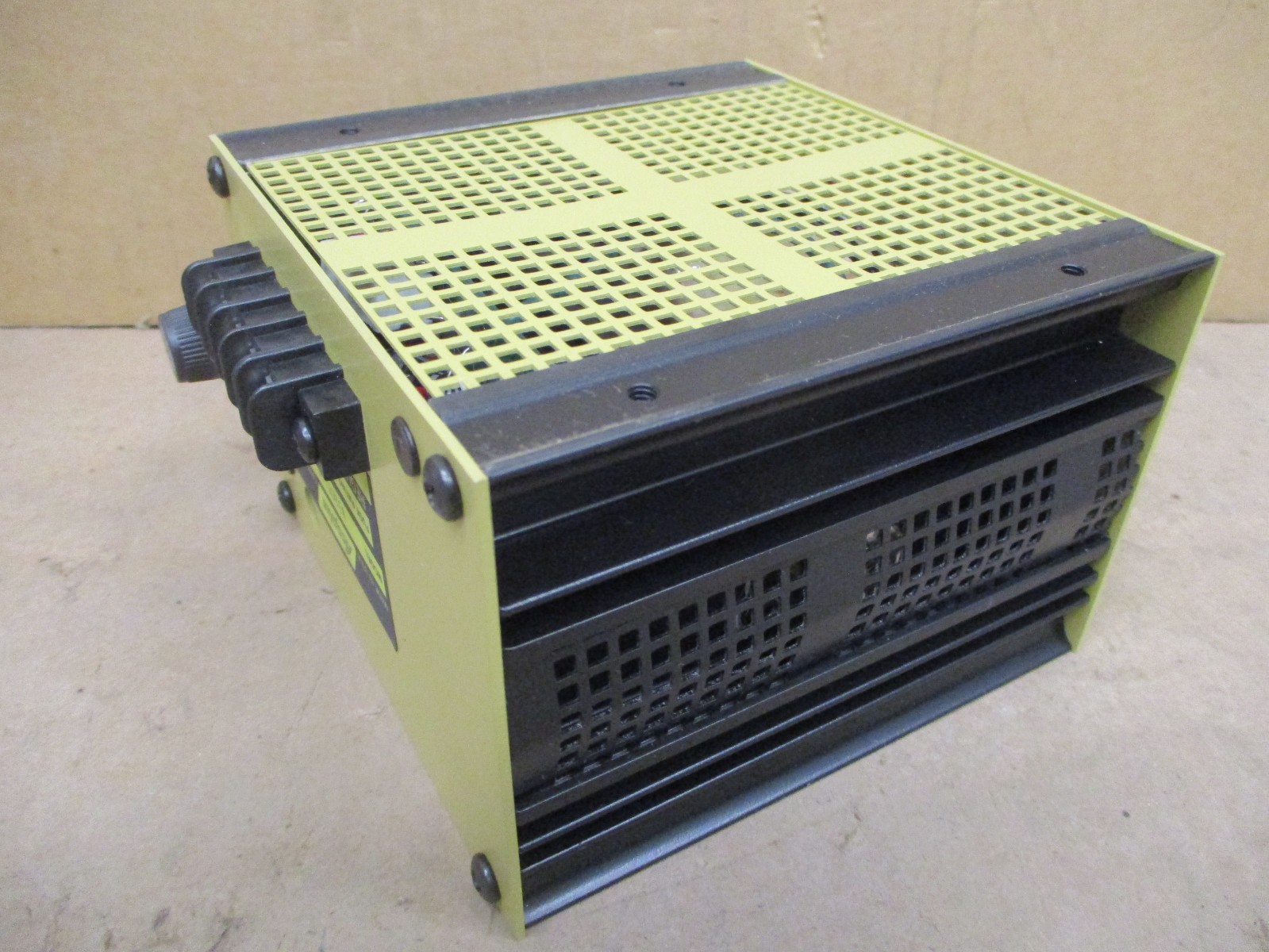 New Open Box Acopian B32GT150 1A 250V Fuse Regulated Power Supply 53708DN