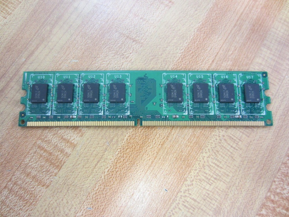 Crucial CT25664AA667.M16FM 2GB DDR2-667MHz DIMM Memory PC2-5300