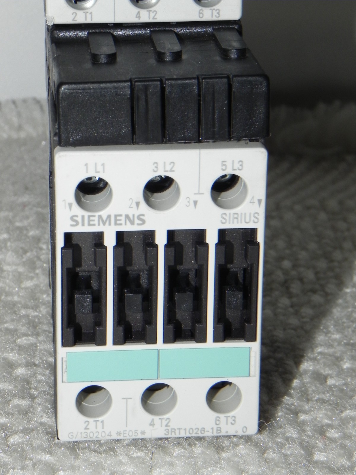 Siemens 3RA1120-4AA26-0BB4 Load Feeder w/ 3RT1926-1BB00 Surge Suppressor