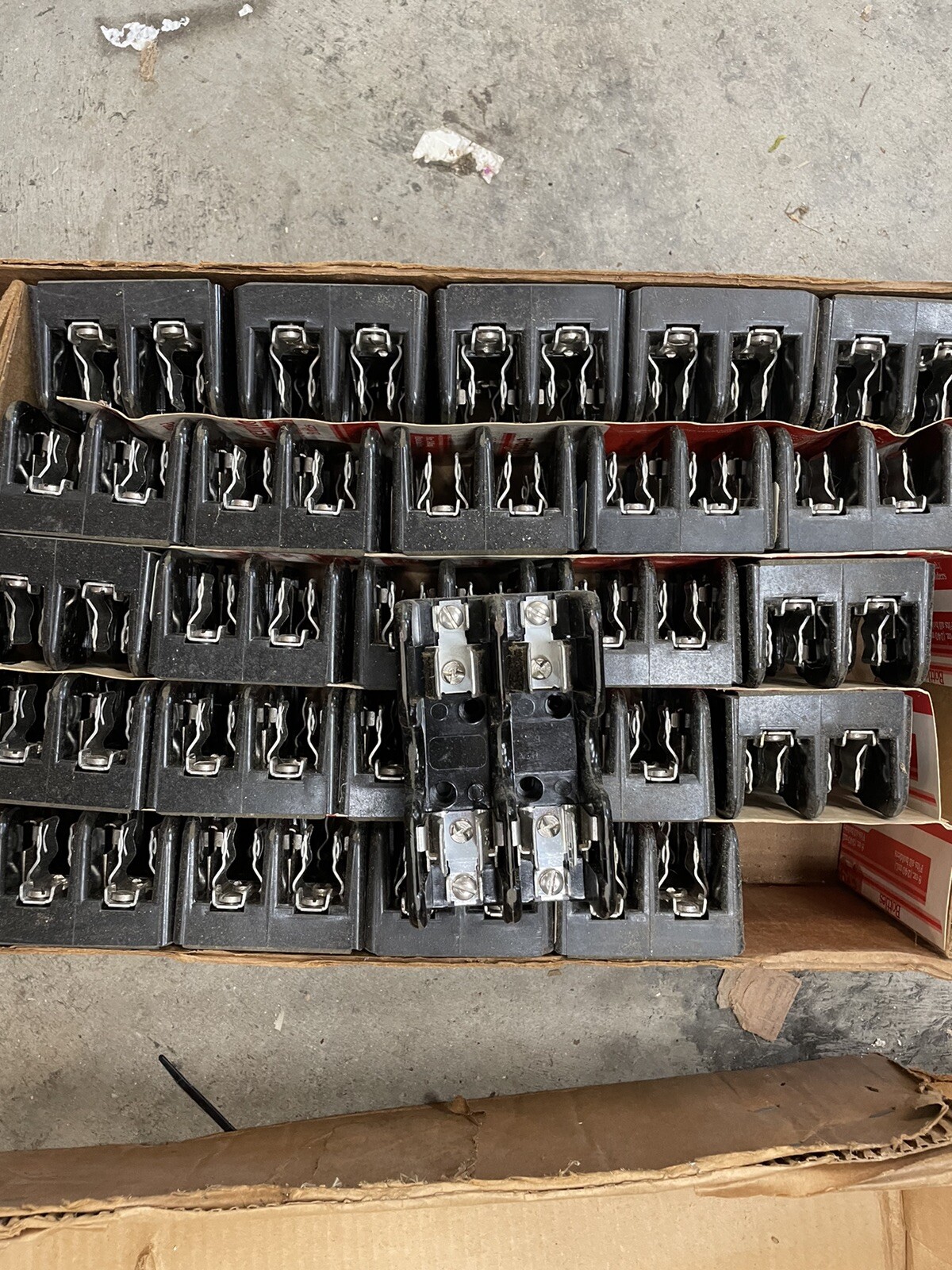 60 amp fuse blocks cat #r60a2s part no 4600814 250 v Case Of 25. H