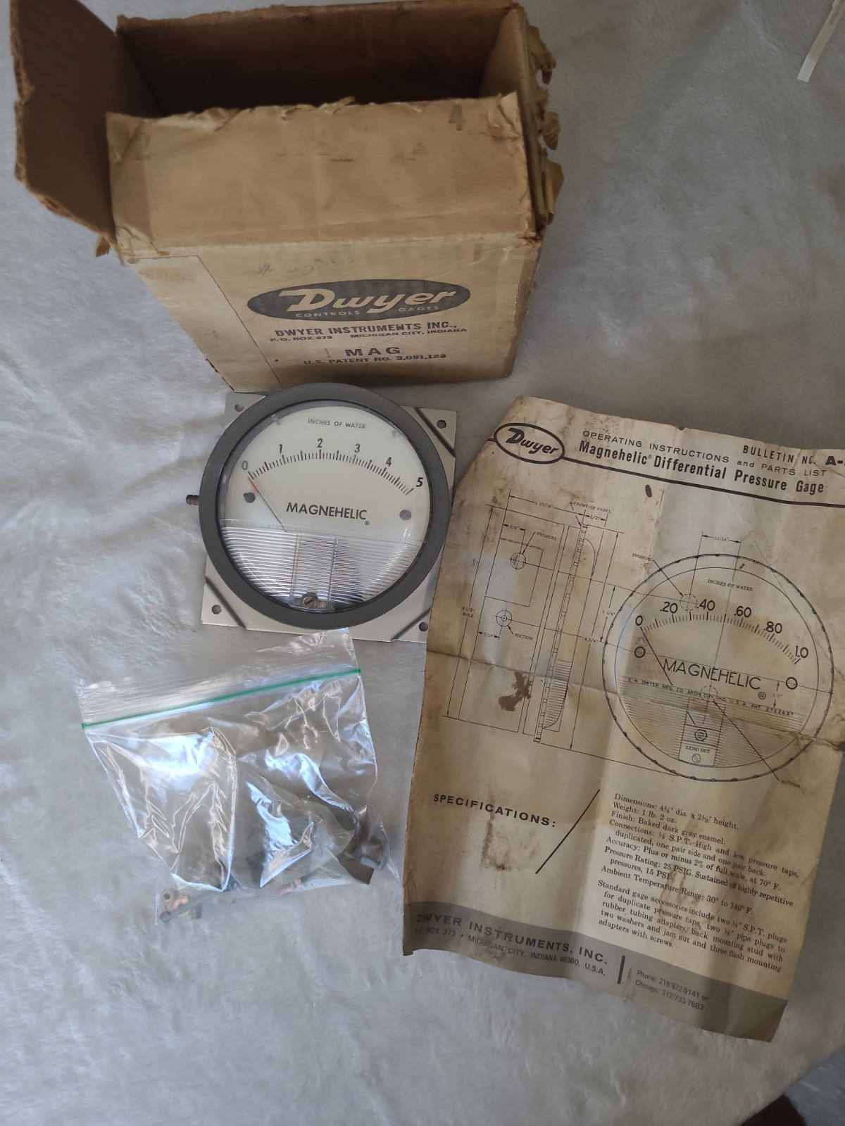 Dwyer 2301 Magnehelic Series 2000 Differential Pressure Gauge, Range 0.5-0-0.5WC