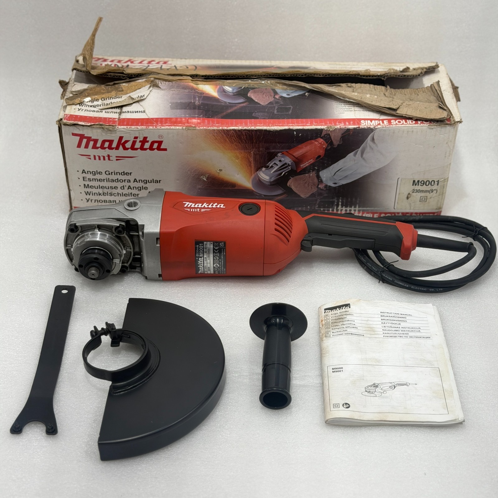 NEW MAKITA MT M9001 230MM 9 IN ANGLE GRINDER 2000W 6600 RPM 240V FASTSHIP FEDEX