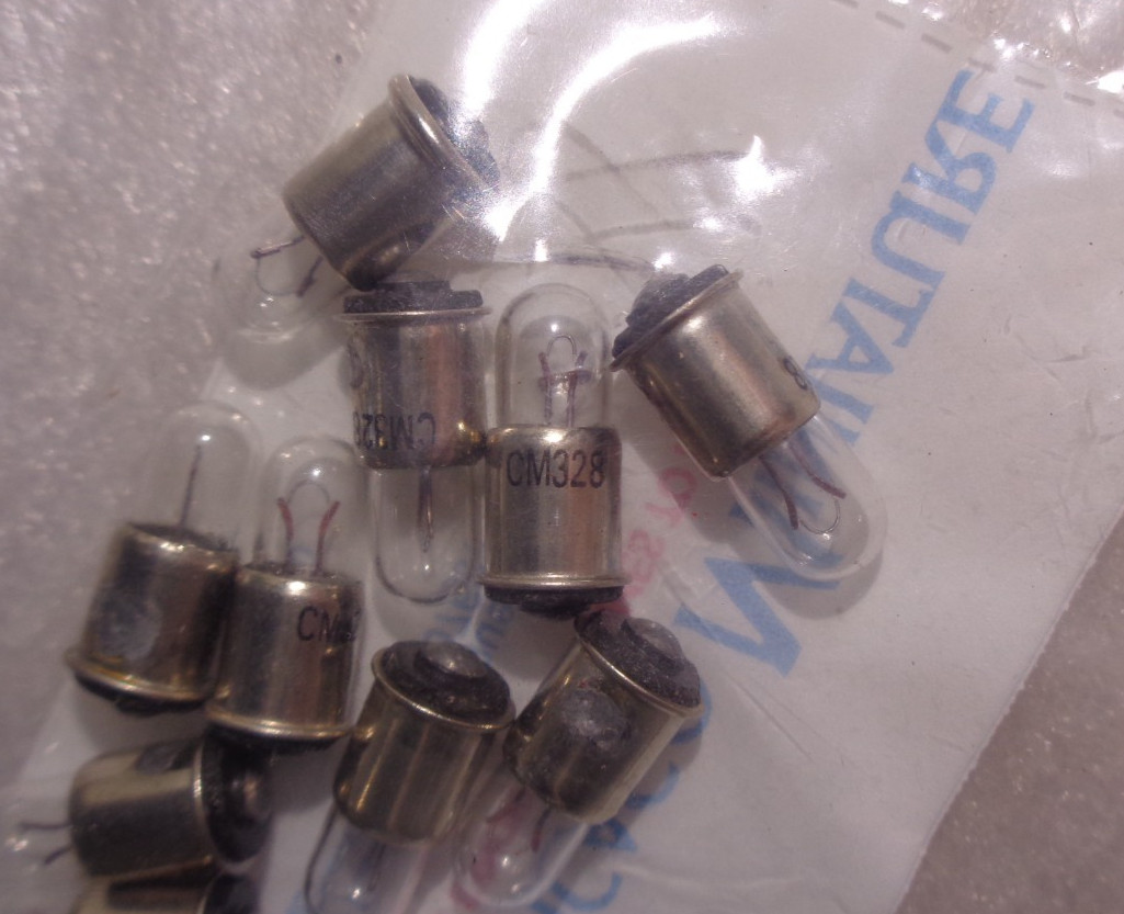 CHICAGO MINIATURE LAMPS INSTR. LIGHT BULBS CM328 / 328 SET OF 10 EACH NEW