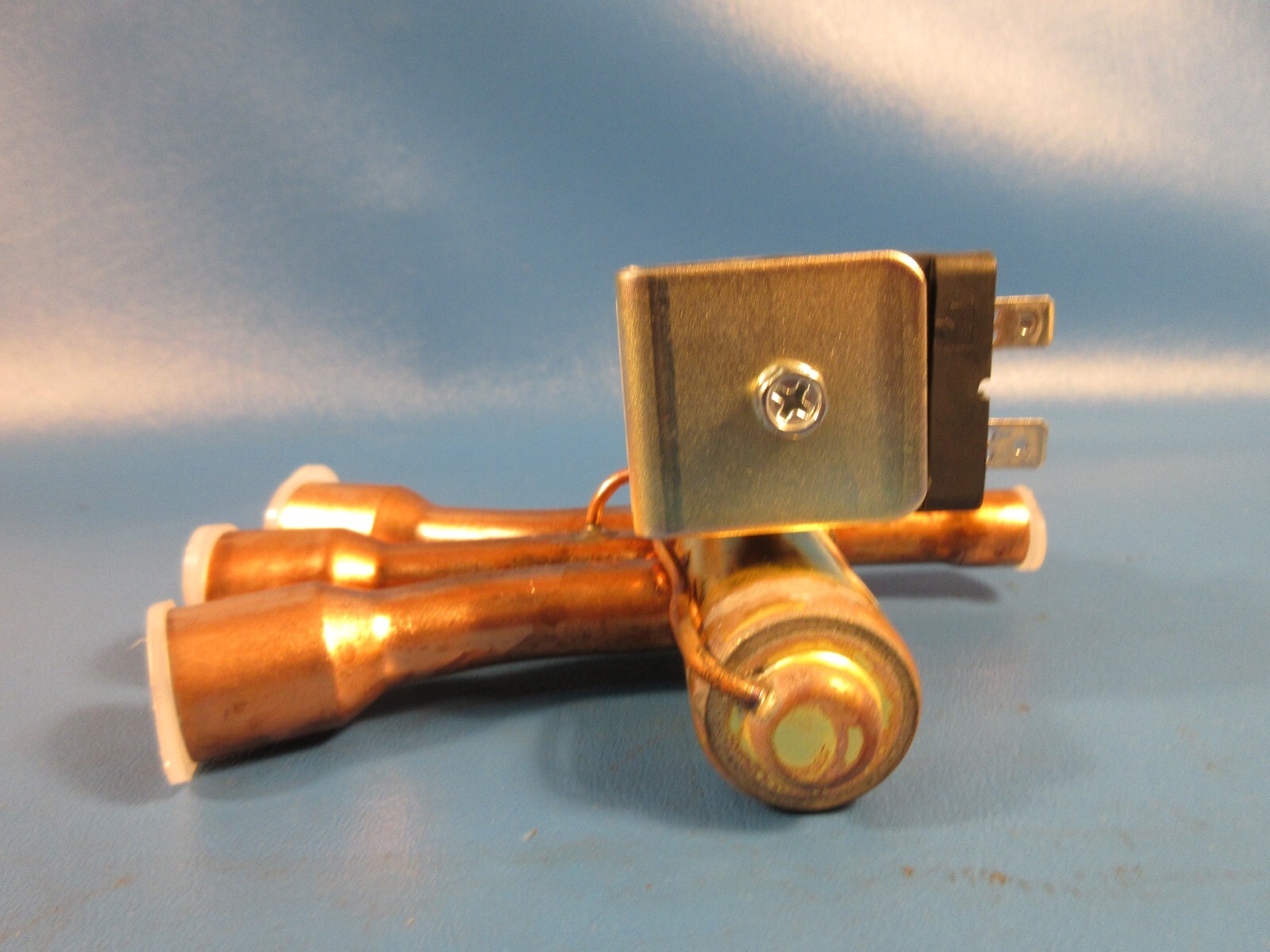 Lennox 34W44 Reversing Valve w/ Solenoid Coil, Coil, 24V, 50/60HZ, 1/2″ X 3/4″