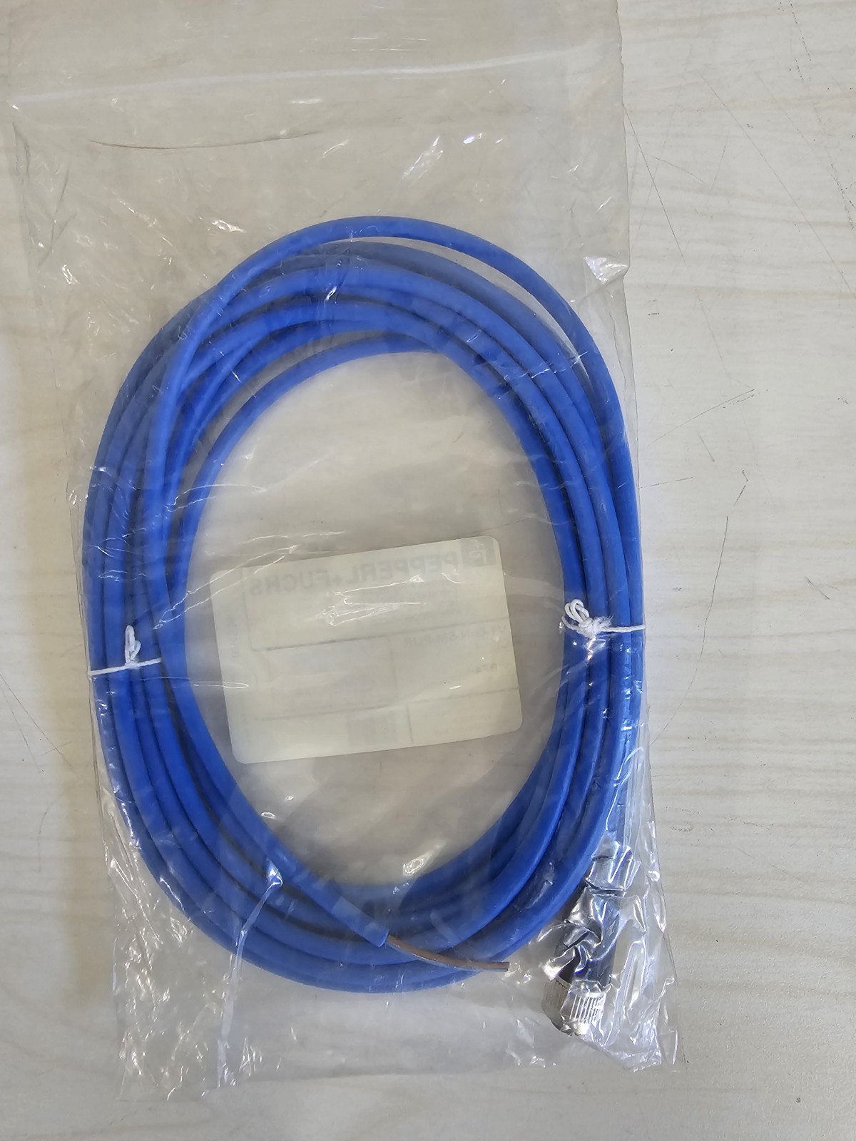 New In Package Pepperl + Fuchs Cable V1-G-N-5M-PUR