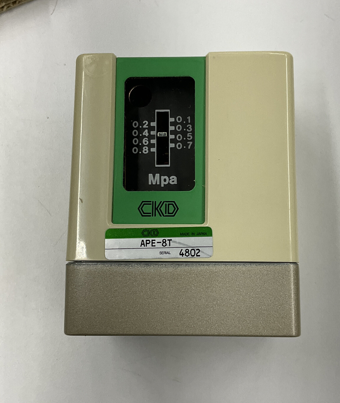 CKD Ape-8T New Pneumatic Pressure Switch 125/250 Vac 15A 0.1-0.8 Mpa (RE232)