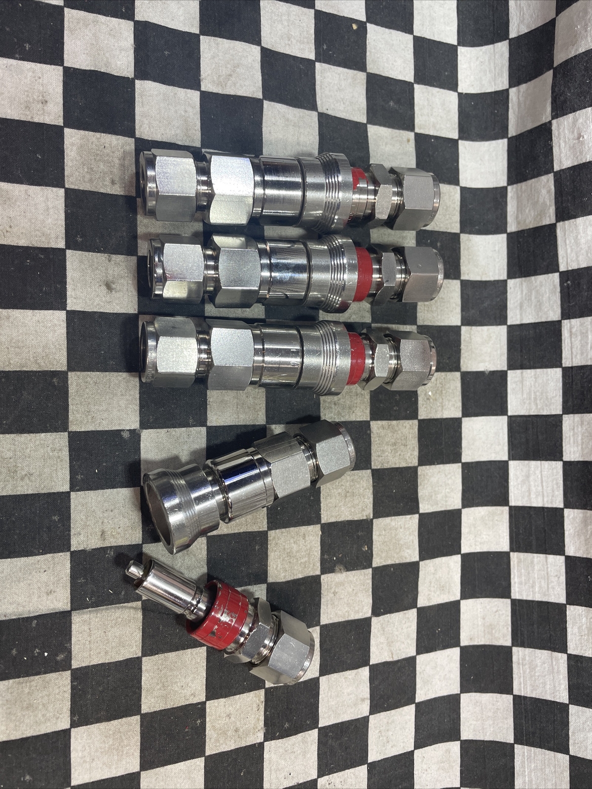 SWAGELOK SS-QC8-D-810 & SS-QC8-B-810, Quick Connect 1/2″, LOT OF 4 SET #110V24