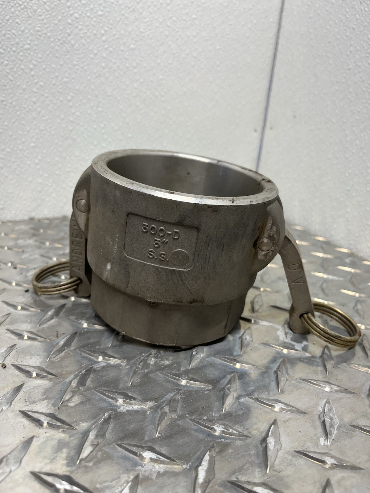 300-D-SS – Dixon Cam & Groove Type D Coupler x Female NPT